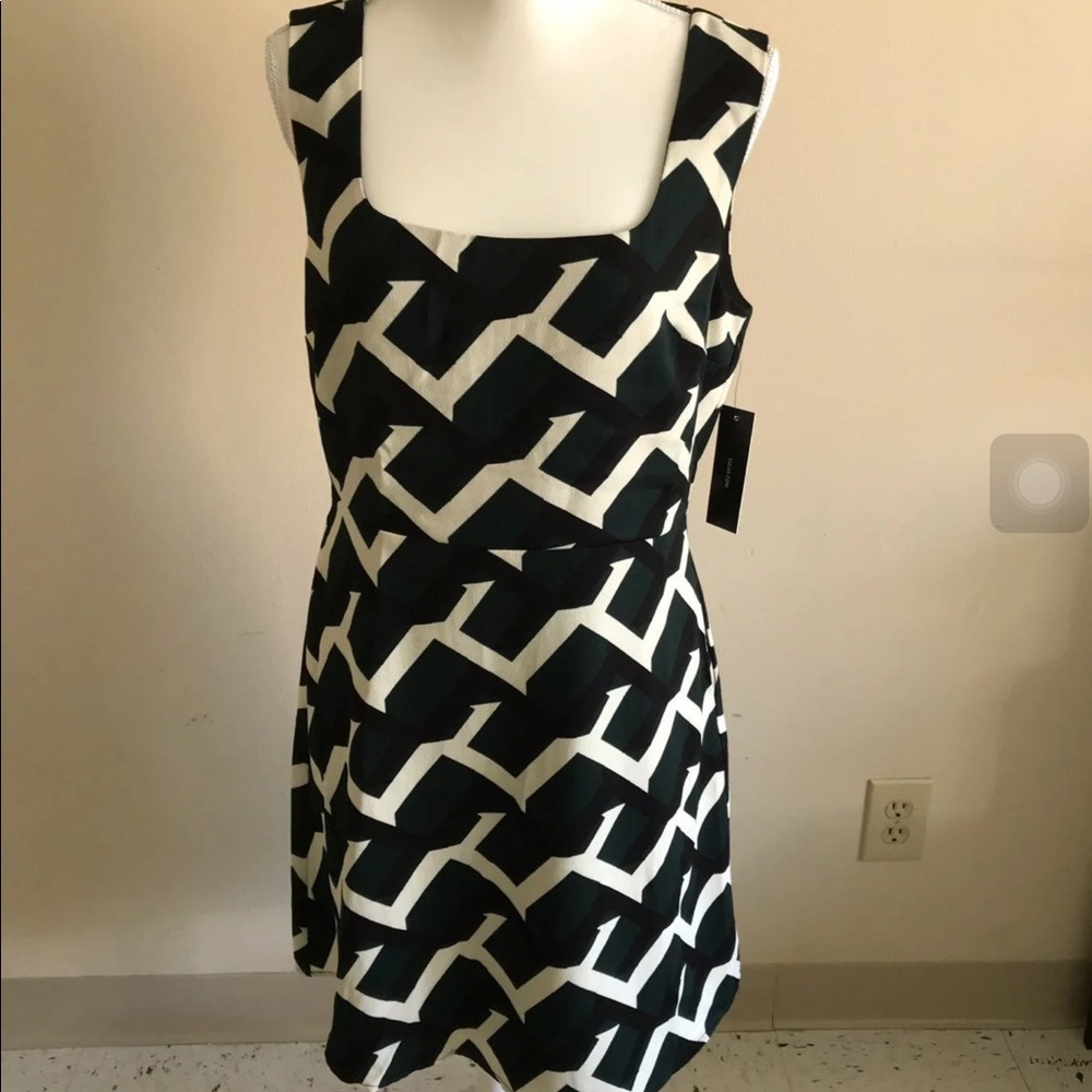 Lulu’s dress - Picture 2 of 5